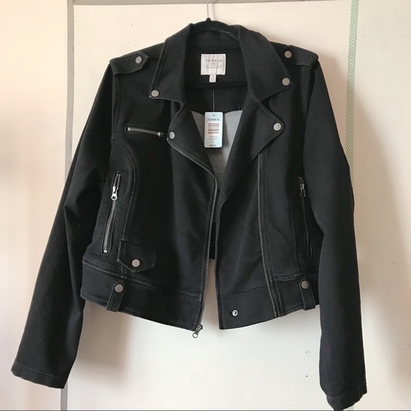 torrid Jackets & Blazers - NEW Torrid Plus Size 2 Cropped Denim Jacket NWT